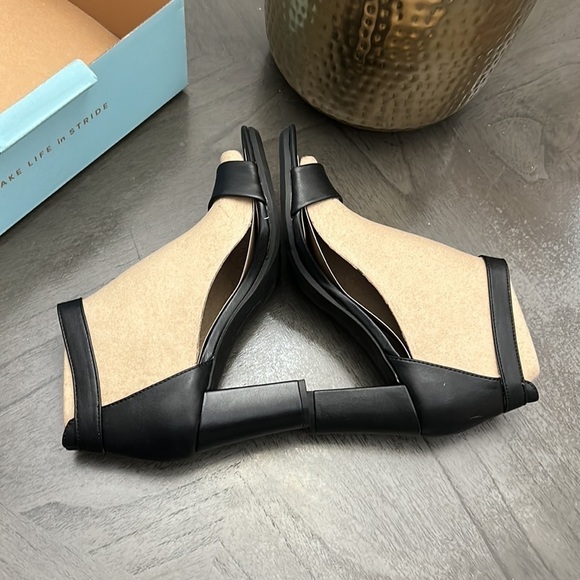 LifeStride Averly Women's Block Heel Pumps (Wide) - Picture 9 of 11